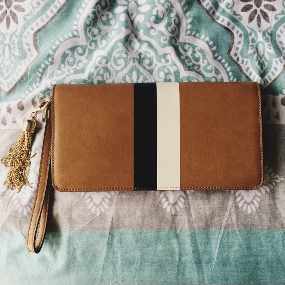 Color-block Wallet (never been used)